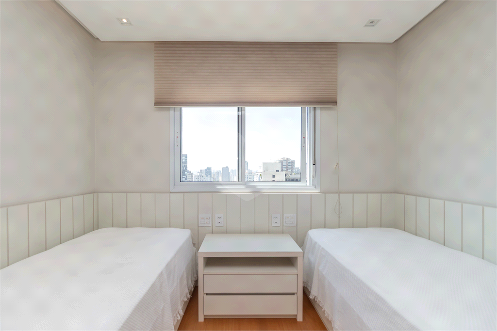 APARTAMENTO REFORMADO E MOBILIADO COM  3 SUÍTES E 4 VAGAS À VENDA NA VILA MARIANA VENDER