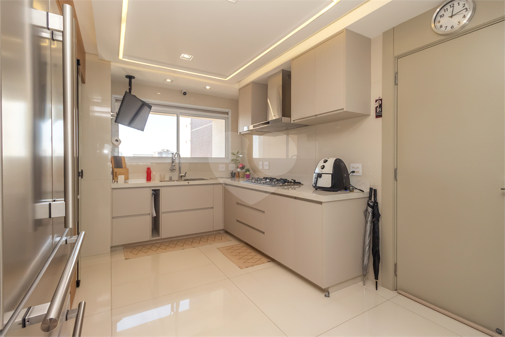 APARTAMENTO REFORMADO E MOBILIADO COM  3 SUÍTES E 4 VAGAS À VENDA NA VILA MARIANA VENDER