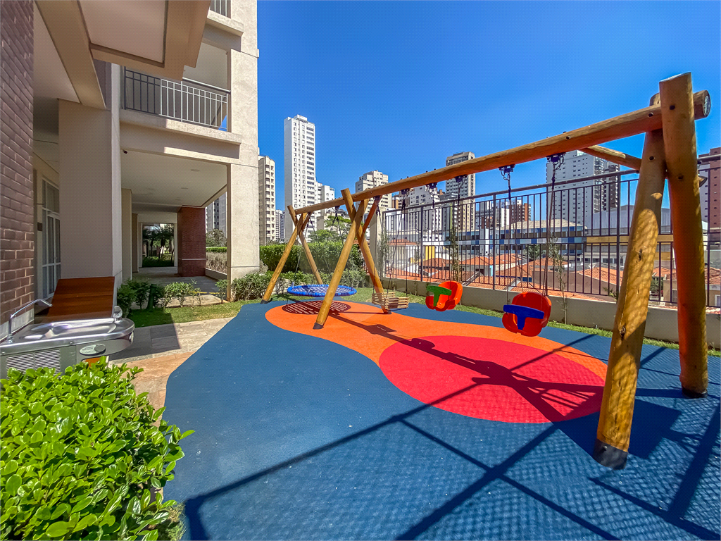APARTAMENTO REFORMADO E MOBILIADO COM  3 SUÍTES E 4 VAGAS À VENDA NA VILA MARIANA VENDER