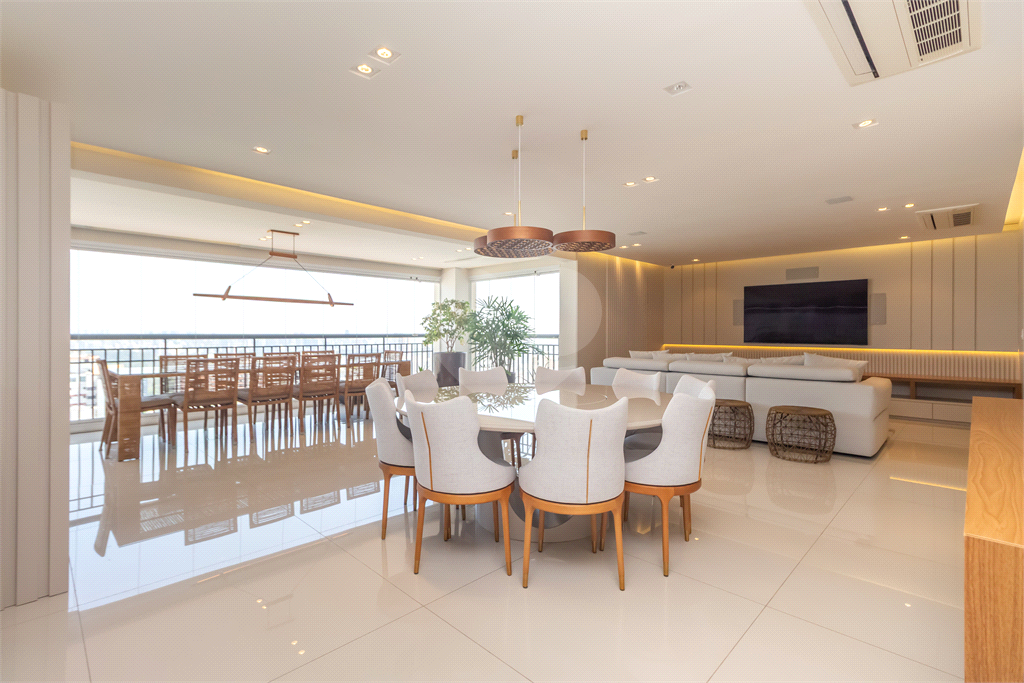 APARTAMENTO REFORMADO E MOBILIADO COM  3 SUÍTES E 4 VAGAS À VENDA NA VILA MARIANA VENDER