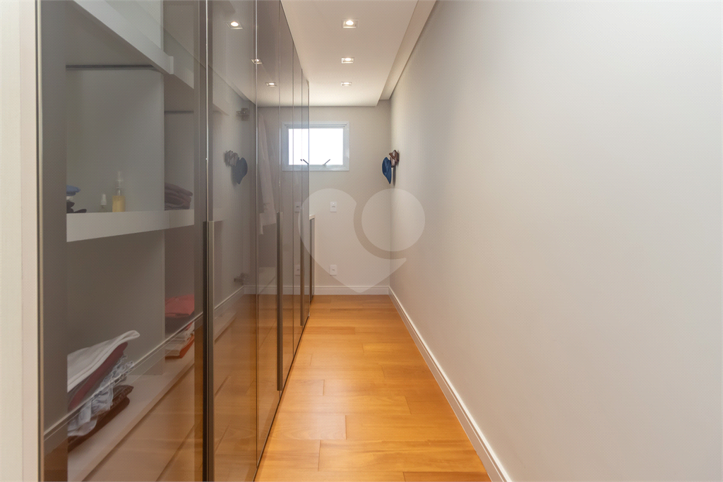 APARTAMENTO REFORMADO E MOBILIADO COM  3 SUÍTES E 4 VAGAS À VENDA NA VILA MARIANA VENDER