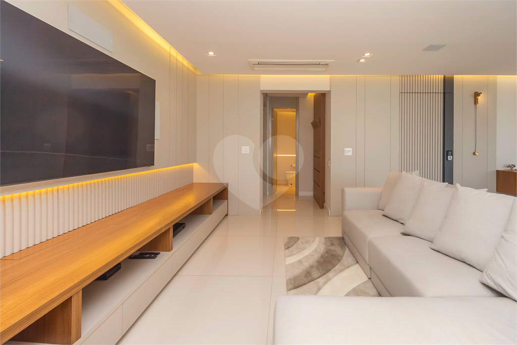 APARTAMENTO REFORMADO E MOBILIADO COM  3 SUÍTES E 4 VAGAS À VENDA NA VILA MARIANA VENDER
