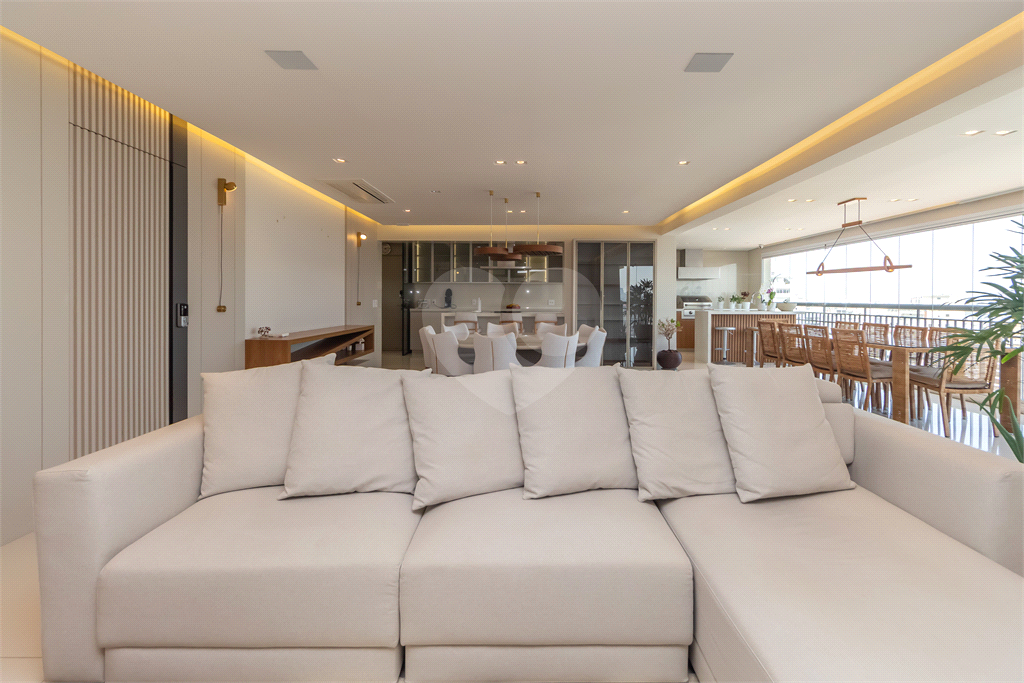APARTAMENTO REFORMADO E MOBILIADO COM  3 SUÍTES E 4 VAGAS À VENDA NA VILA MARIANA VENDER