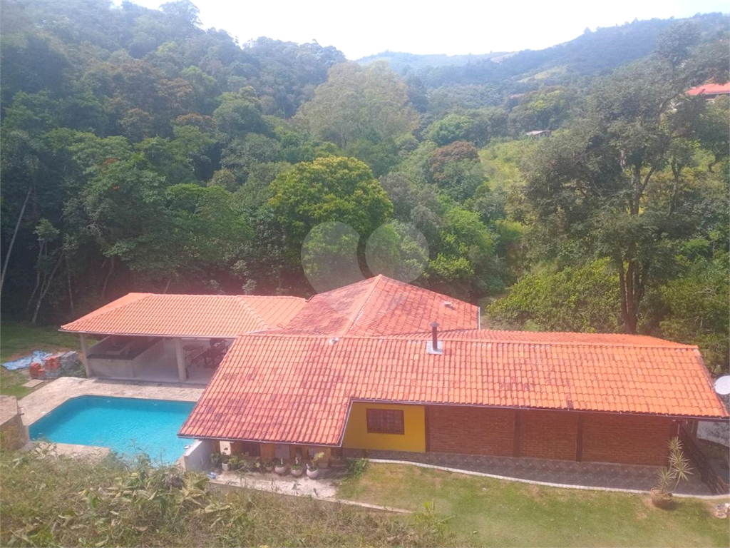 Chácara 3 Dormitórios, Suítes, Vagas. Mato Dentro Mairiporã