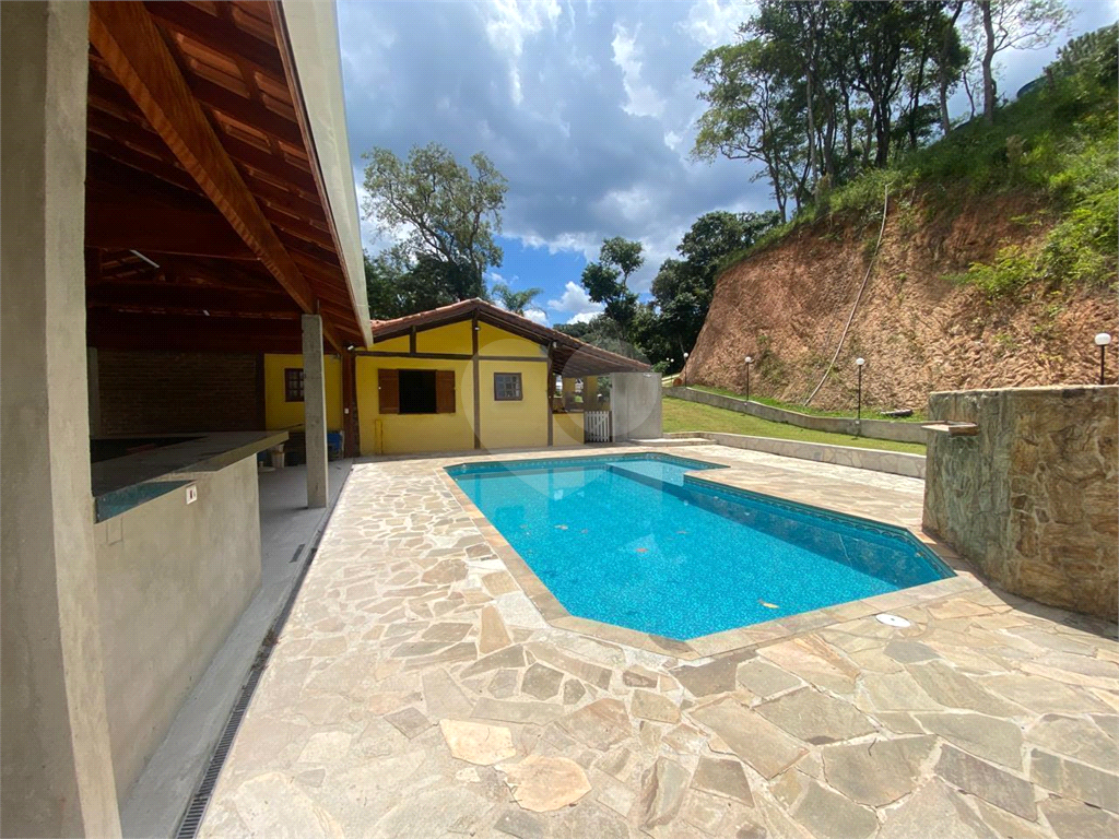 Chácara 3 Dormitórios, Suítes, Vagas. Mato Dentro Mairiporã