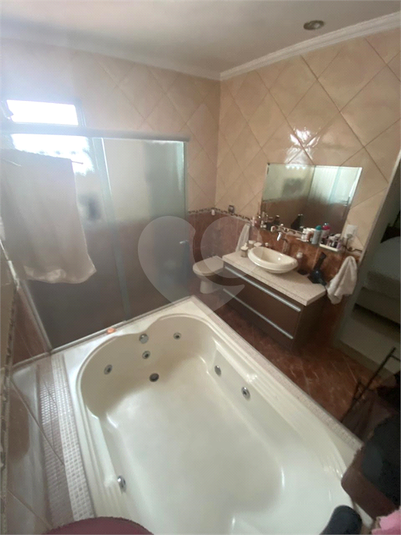 Casa com 4 Dormitórios, Vagas. Vila Matilde