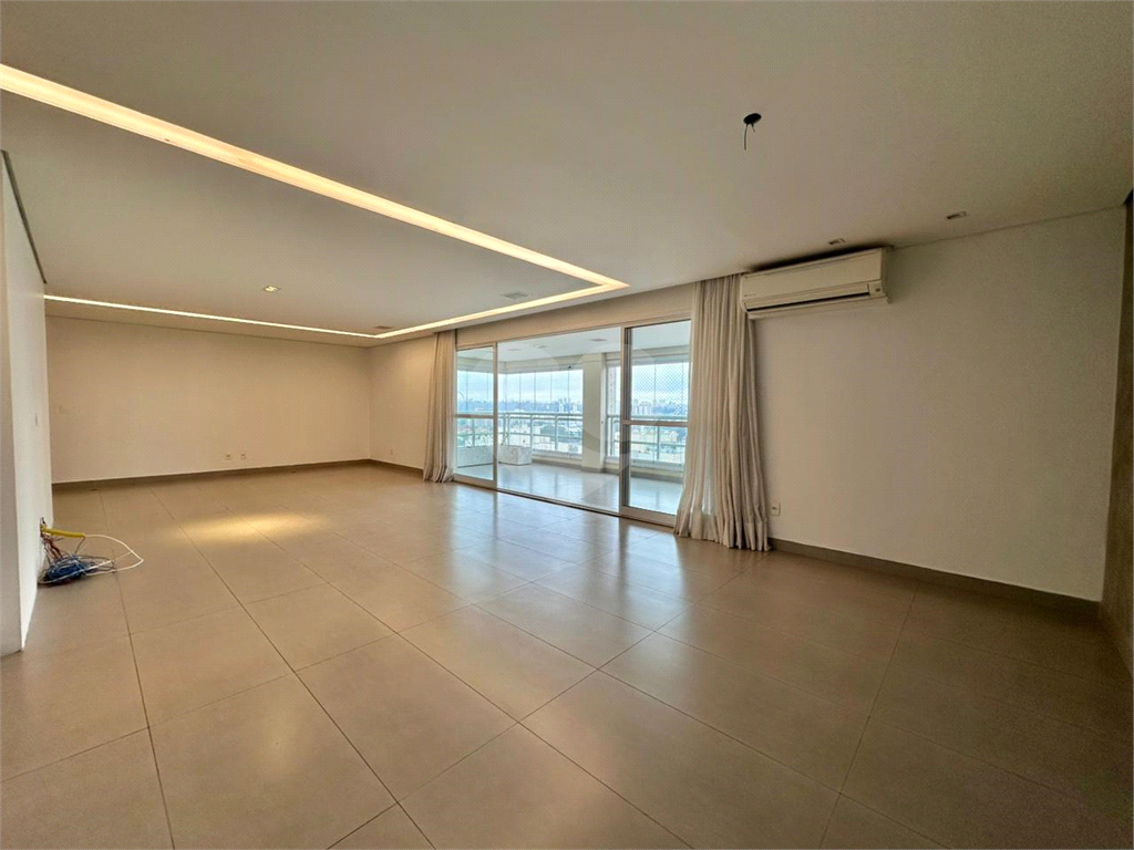 APARTAMENTO em VILA LEOPOLDINA