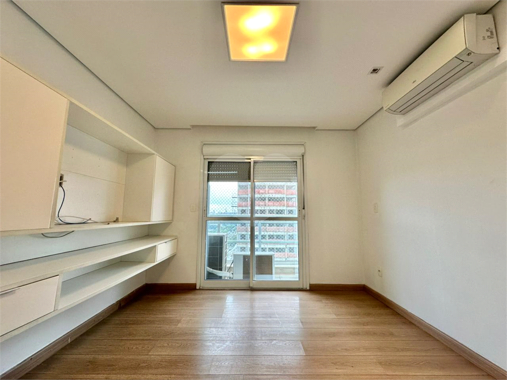 APARTAMENTO em VILA LEOPOLDINA