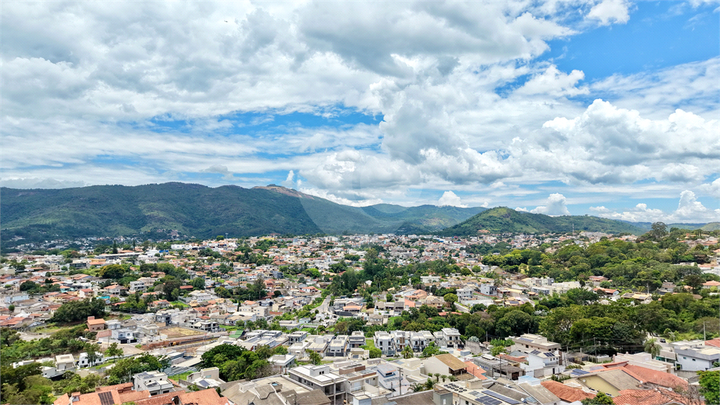 Sobrado, 3 quartos, 223 m² - Foto 2