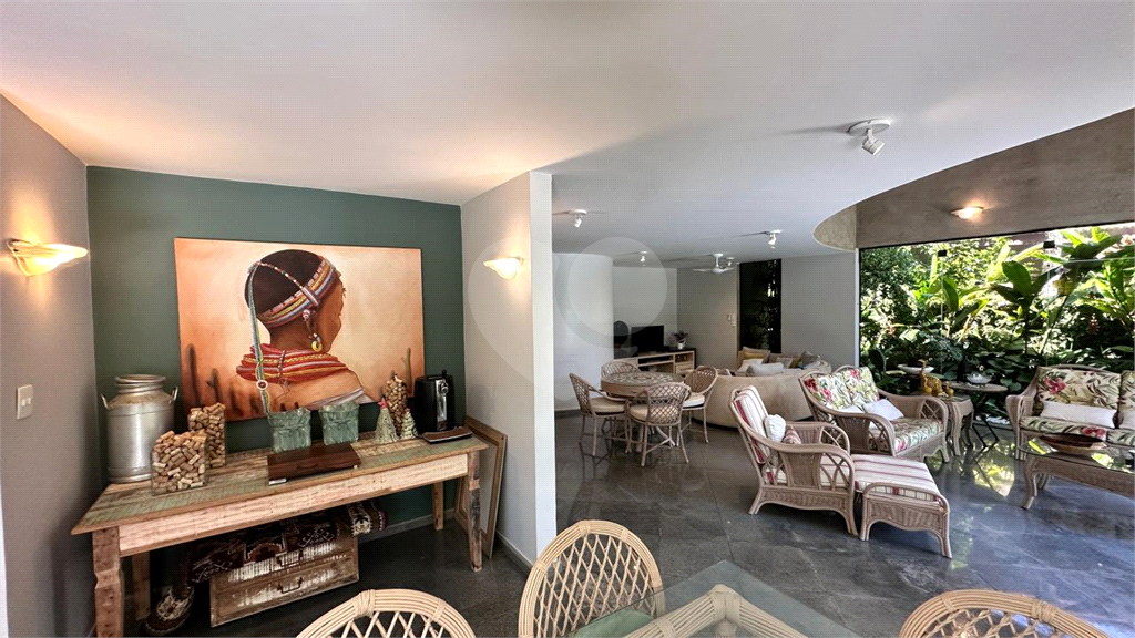 Casa Alto Padrão em Riviera de São Lourenço de 323 m² 3 suítes, piscina e 6 vagas de garagem