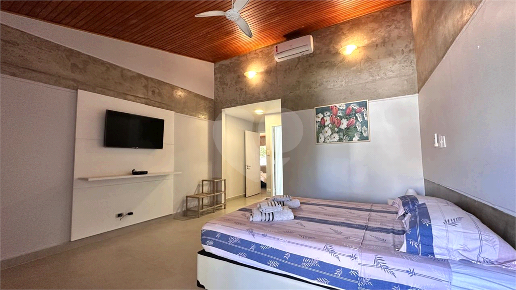 Casa Alto Padrão em Riviera de São Lourenço de 323 m² 3 suítes, piscina e 6 vagas de garagem