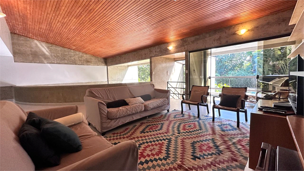 Casa Alto Padrão em Riviera de São Lourenço de 323 m² 3 suítes, piscina e 6 vagas de garagem
