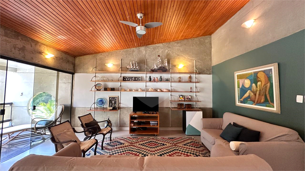 Casa Alto Padrão em Riviera de São Lourenço de 323 m² 3 suítes, piscina e 6 vagas de garagem