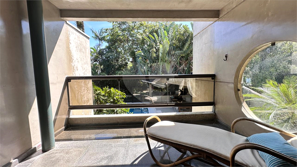 Casa Alto Padrão em Riviera de São Lourenço de 323 m² 3 suítes, piscina e 6 vagas de garagem