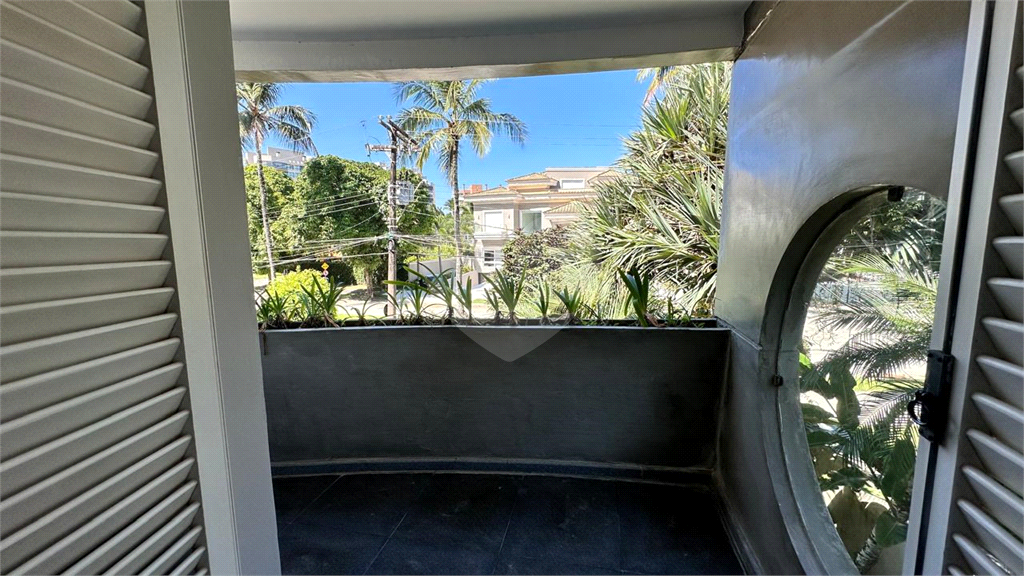 Casa Alto Padrão em Riviera de São Lourenço de 323 m² 3 suítes, piscina e 6 vagas de garagem