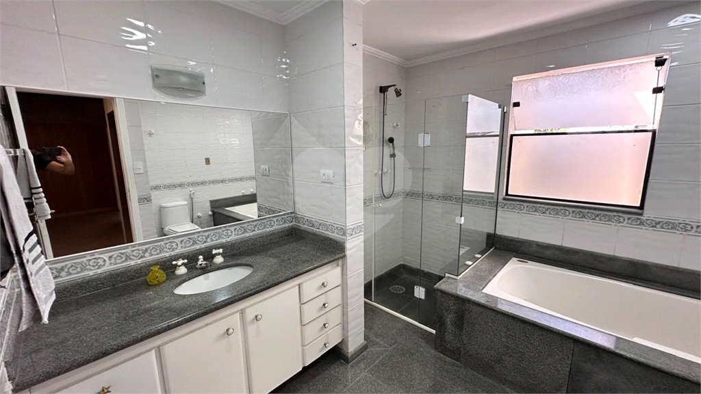 Casa Alto Padrão em Riviera de São Lourenço de 323 m² 3 suítes, piscina e 6 vagas de garagem