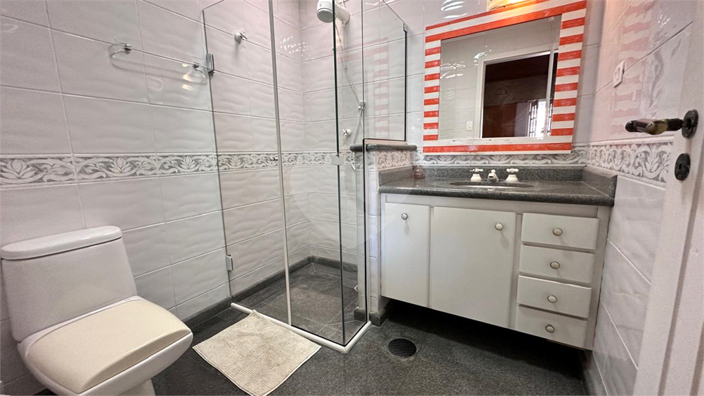 Casa Alto Padrão em Riviera de São Lourenço de 323 m² 3 suítes, piscina e 6 vagas de garagem