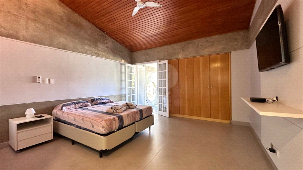 Casa Alto Padrão em Riviera de São Lourenço de 323 m² 3 suítes, piscina e 6 vagas de garagem