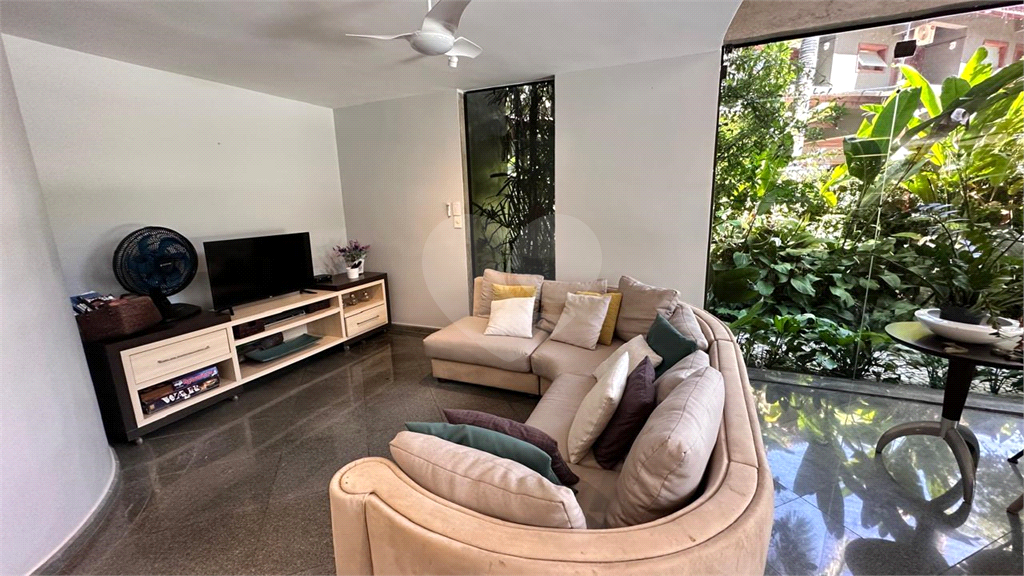Casa Alto Padrão em Riviera de São Lourenço de 323 m² 3 suítes, piscina e 6 vagas de garagem