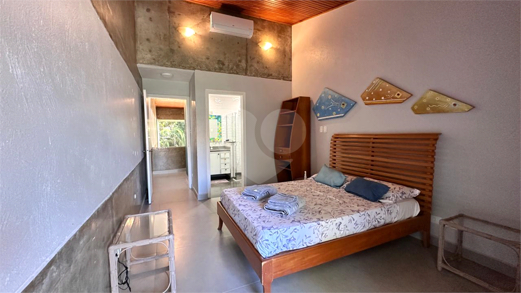 Casa Alto Padrão em Riviera de São Lourenço de 323 m² 3 suítes, piscina e 6 vagas de garagem