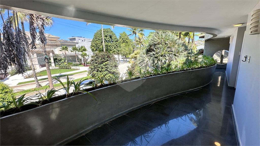 Casa Alto Padrão em Riviera de São Lourenço de 323 m² 3 suítes, piscina e 6 vagas de garagem
