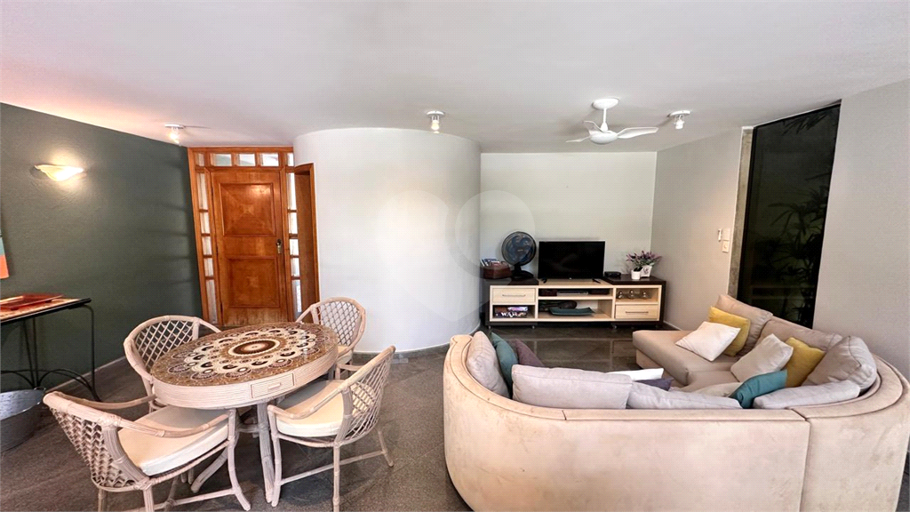 Casa Alto Padrão em Riviera de São Lourenço de 323 m² 3 suítes, piscina e 6 vagas de garagem