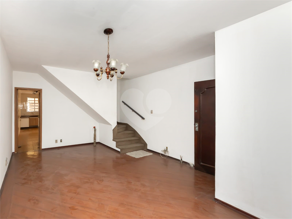 Casa à Venda | 124 m² | 4 Dormitórios | 2 Vagas de Garagem na Casa Verde . 