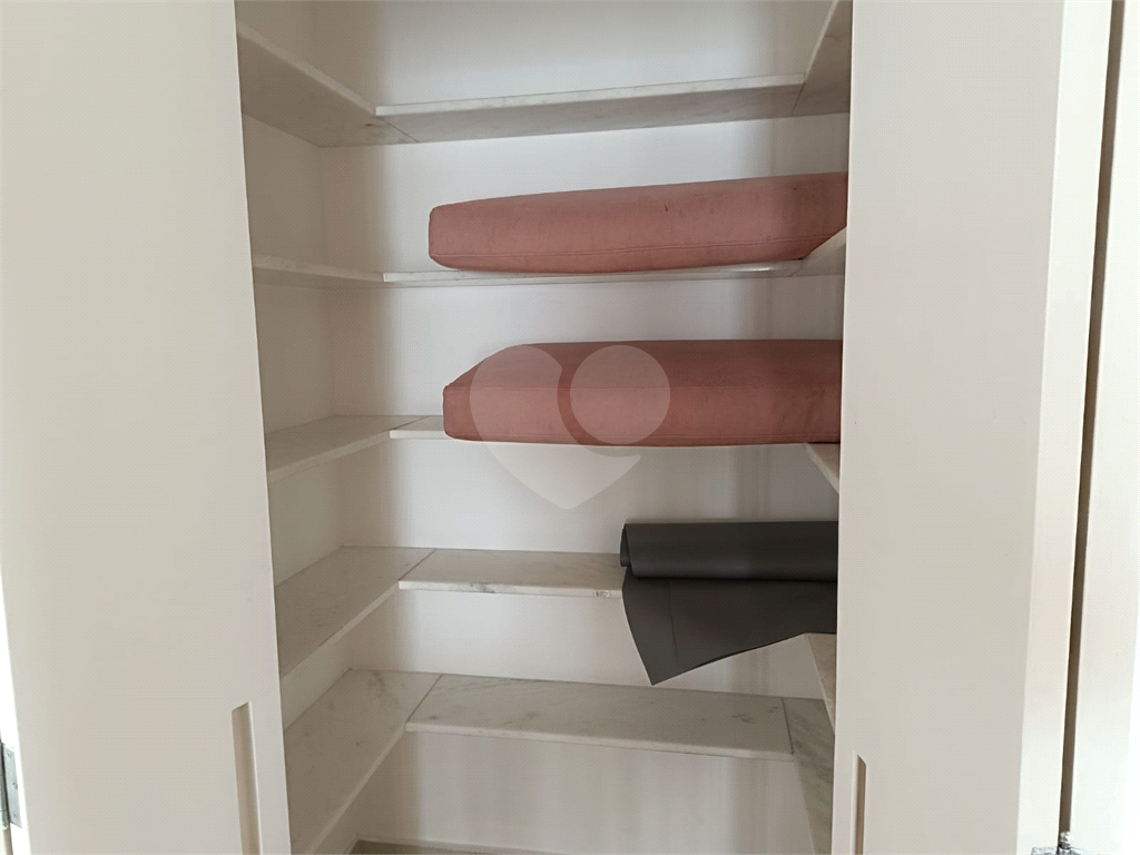 Apartamento com 3 suites e 4 vagas em Pinheiros