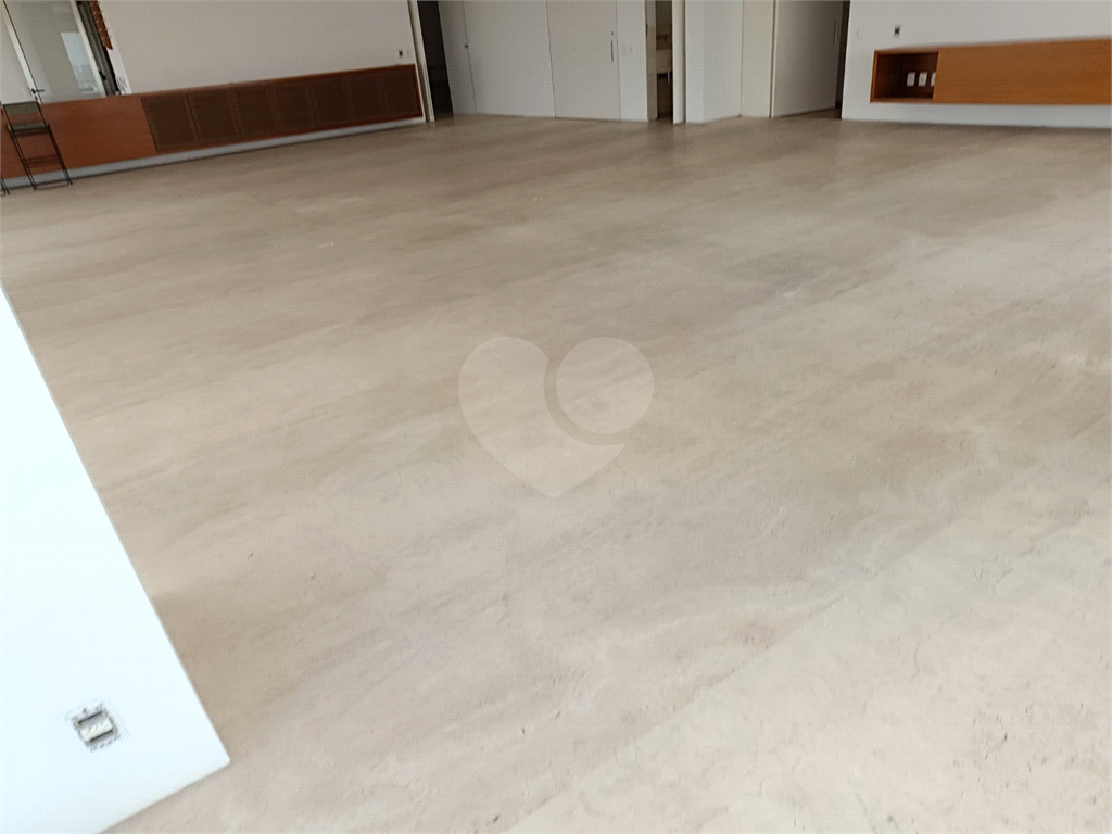 Apartamento com 3 suites e 4 vagas em Pinheiros
