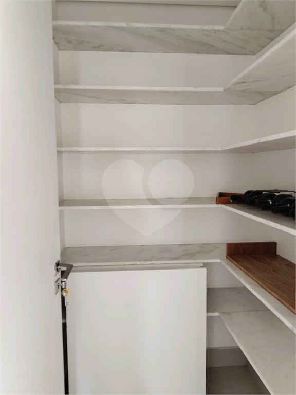 Apartamento com 3 suites e 4 vagas em Pinheiros
