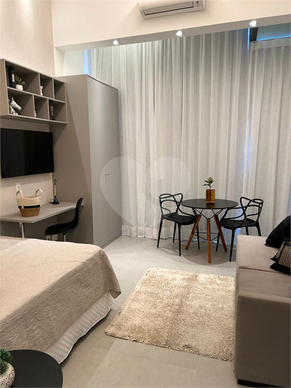 Studio. Nunca Habitado. Decorado e Mobiliado