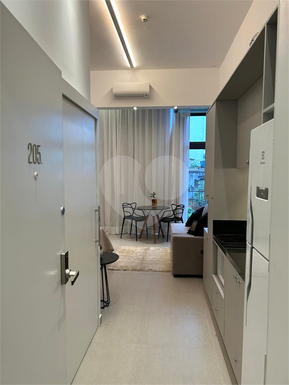 Studio. Nunca Habitado. Decorado e Mobiliado