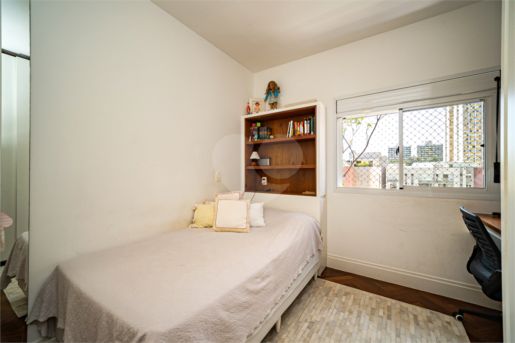 APARTAMENTO em PERDIZES