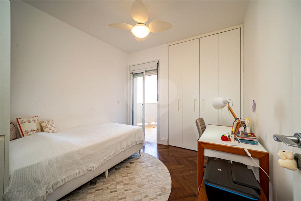APARTAMENTO em PERDIZES