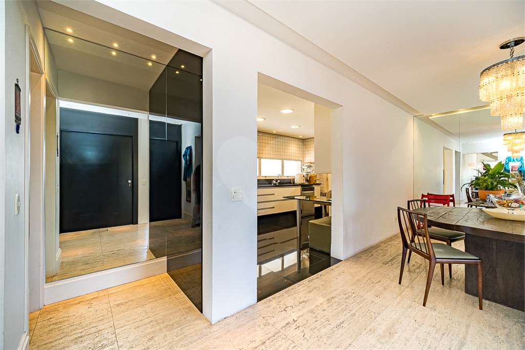 APARTAMENTO em PERDIZES