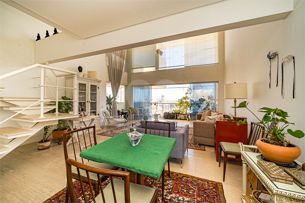 APARTAMENTO em PERDIZES