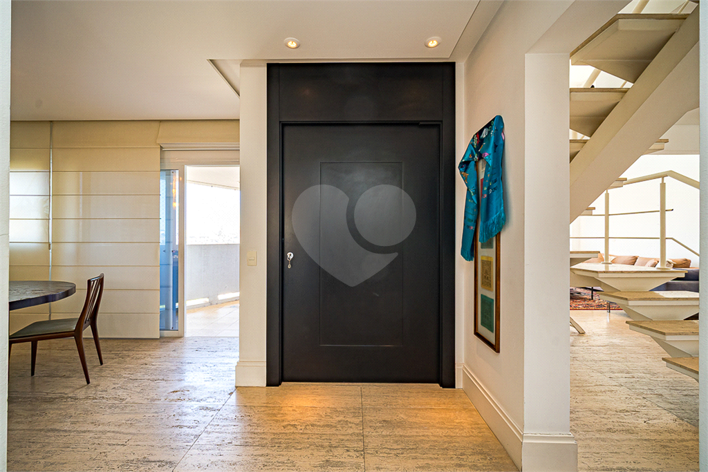 APARTAMENTO em PERDIZES