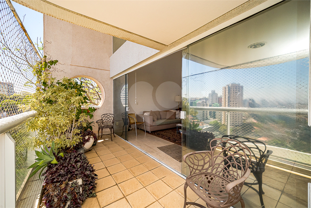 APARTAMENTO em PERDIZES