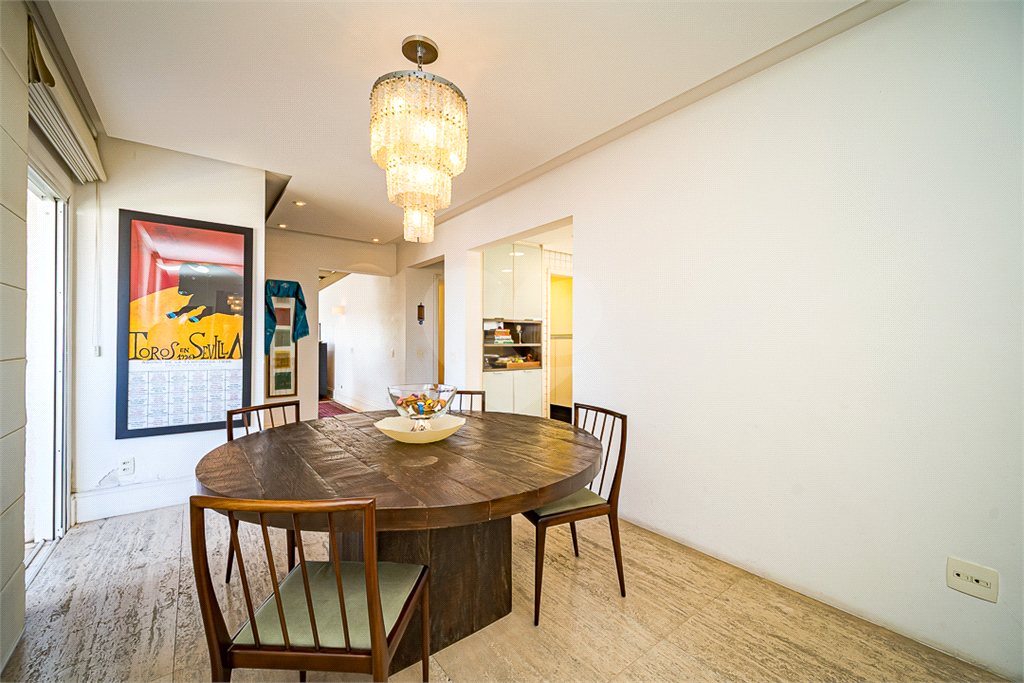 APARTAMENTO em PERDIZES