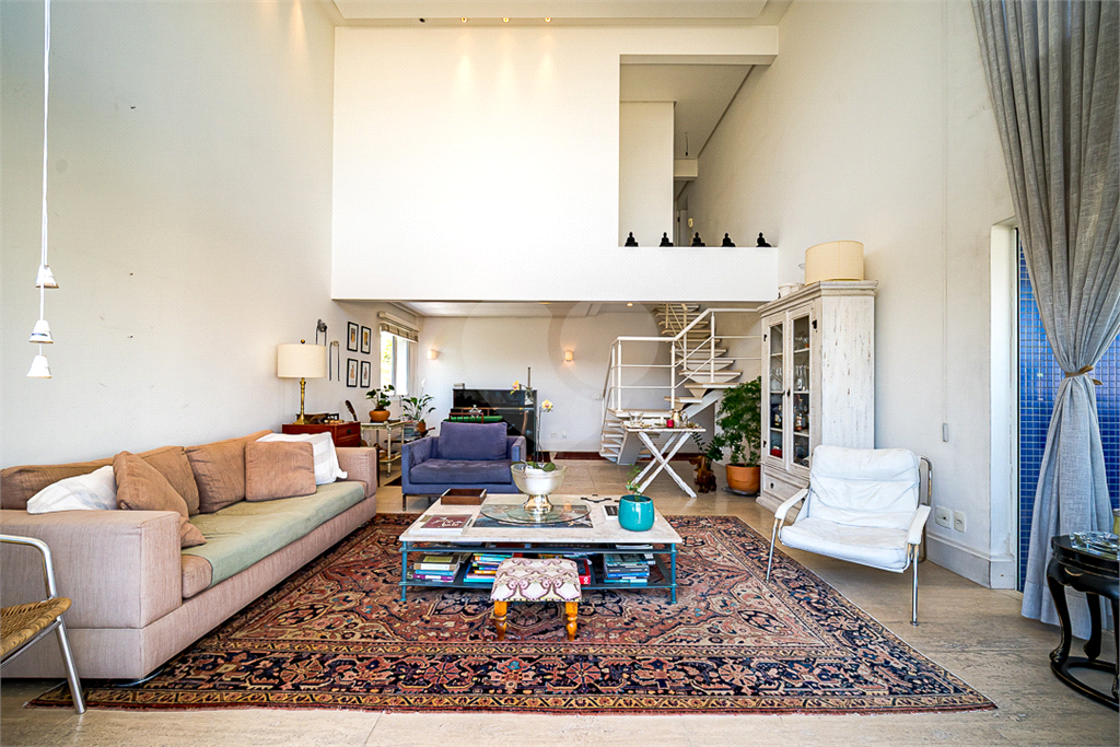 APARTAMENTO em PERDIZES