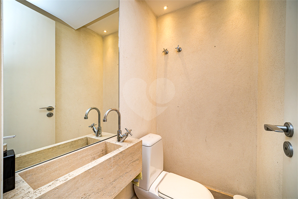 APARTAMENTO em PERDIZES