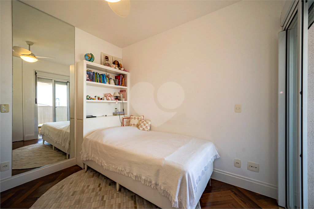 APARTAMENTO em PERDIZES