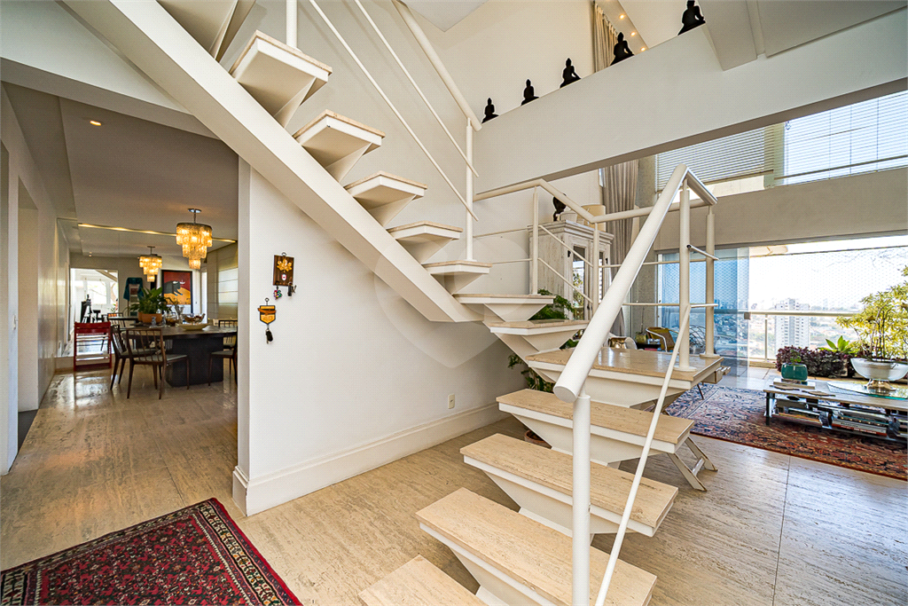 APARTAMENTO em PERDIZES