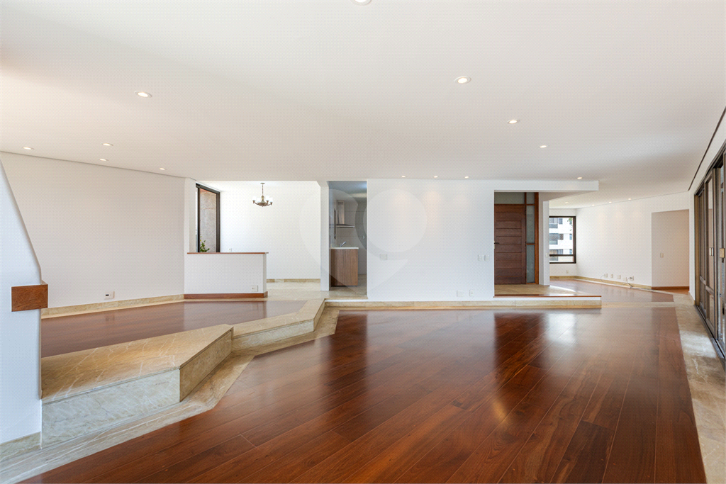 Excelente Apartamento no Real Parque!