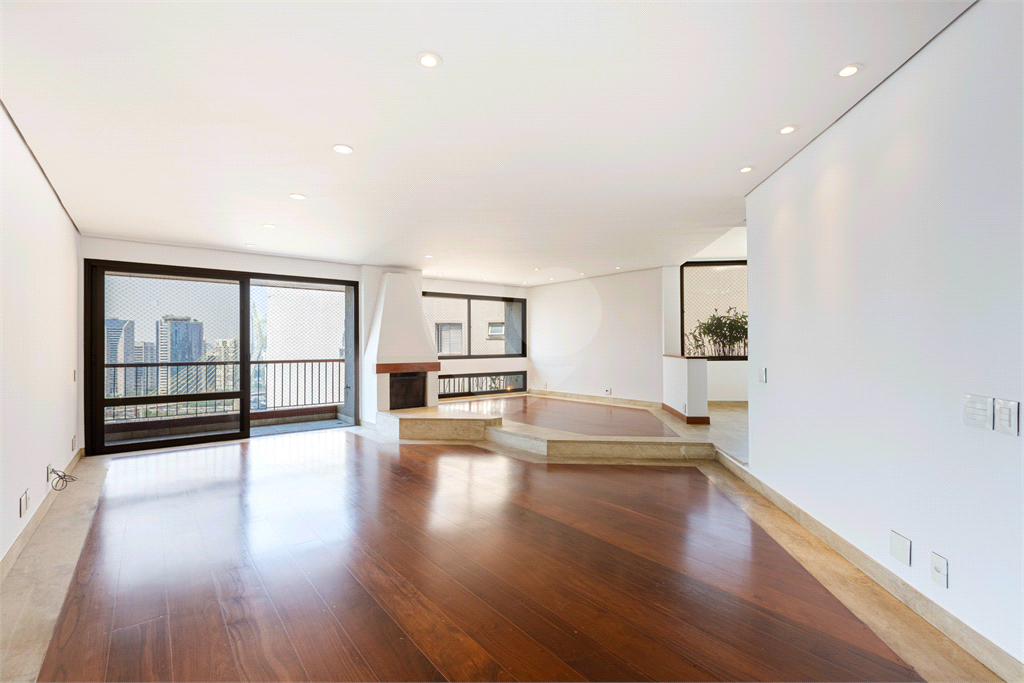 Excelente Apartamento no Real Parque!