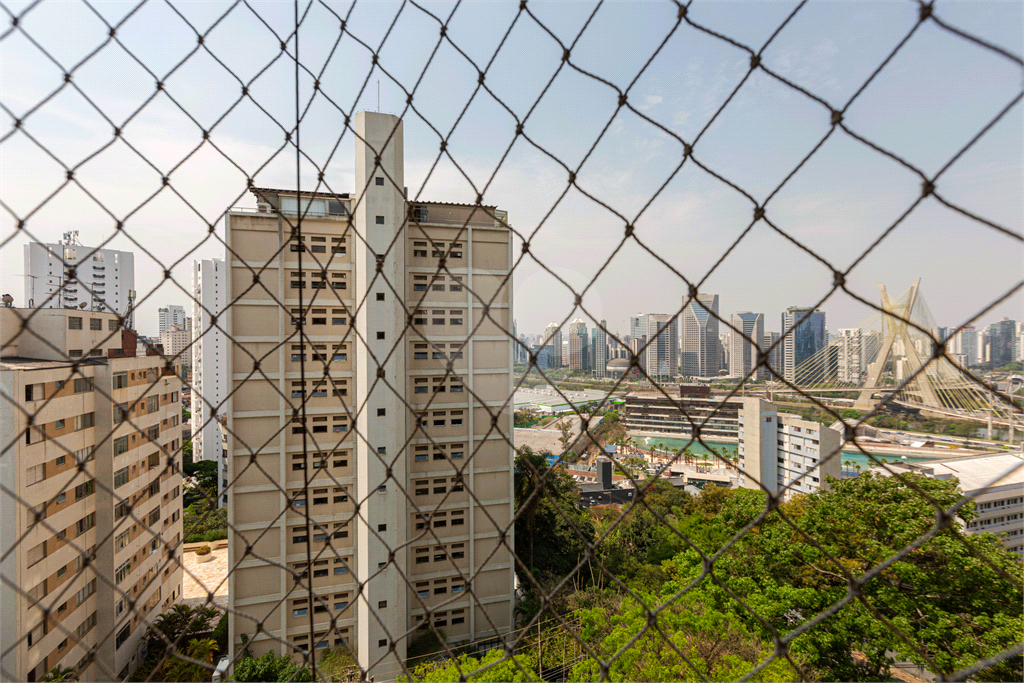 Excelente Apartamento no Real Parque!