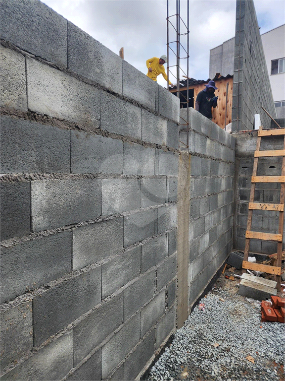 SOBRADOS NOVOS À VENDA - PARQUE VITÓRIA