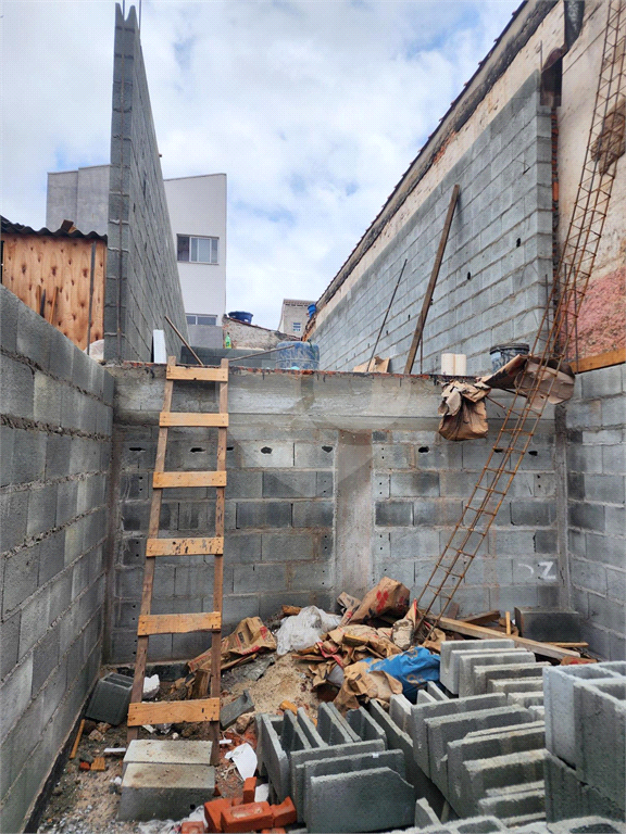 SOBRADOS NOVOS À VENDA - PARQUE VITÓRIA