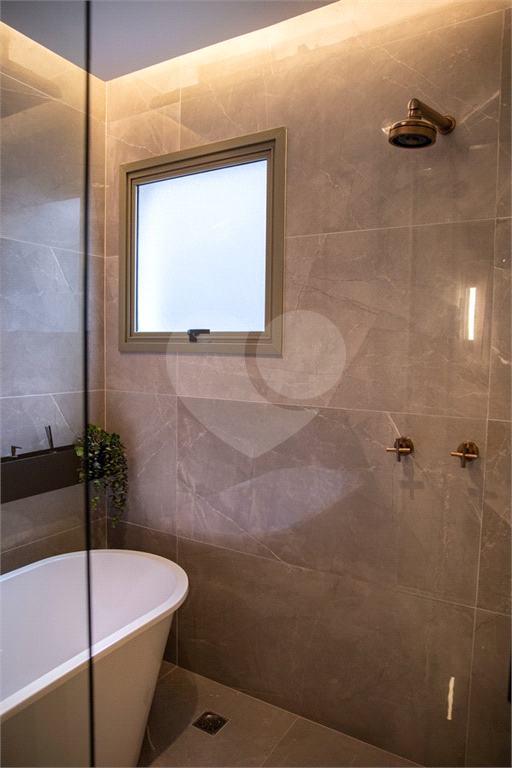 APARTAMENTO em VILA ROMANA