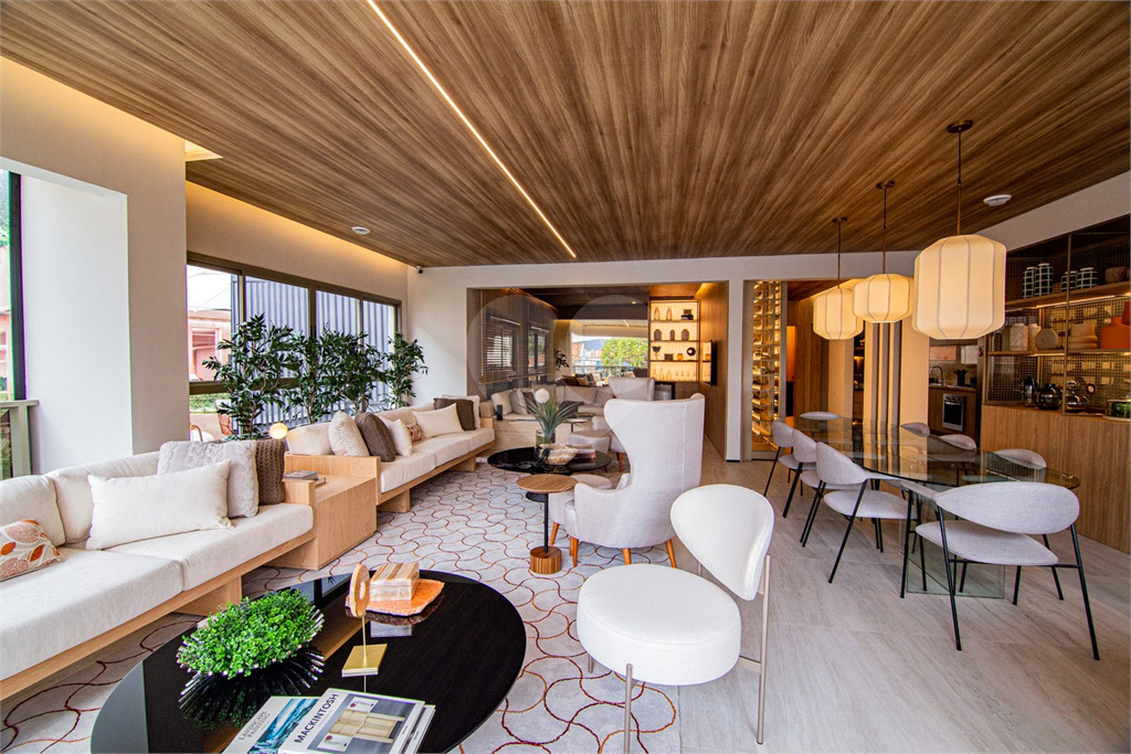 APARTAMENTO em VILA ROMANA